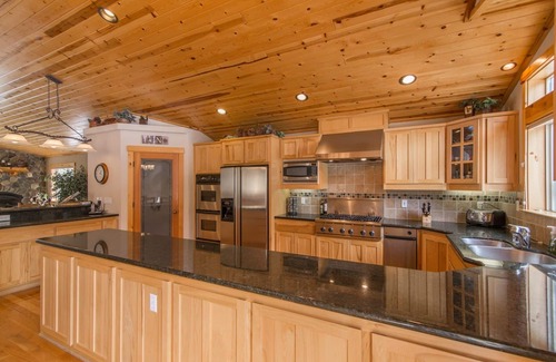 Truckee Casa | ★ Amplia casa familiar de 4 dormitorios ★ en el campo de golf ★ Promoción Truckee