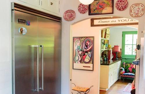 Montecito Casa | Interior magnífico, jardines llenos de alma, chimeneas, piscina y cancha de bochas