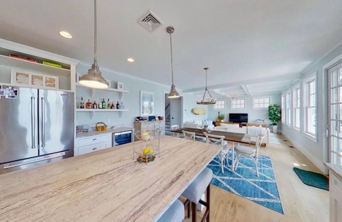 Point Pleasant Casa | Gorgeous Lagoon Front home in Point Pleasant Boro with pool.