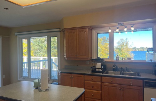 Cobden Casa | Gorgeous lack front and Amazing sunset . Retreat: Fun, Relaxation, and Nature.