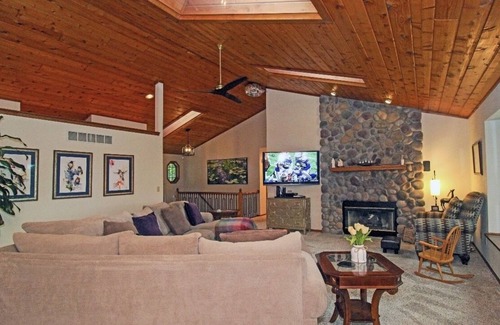 Wind Lake Casa | Gorgeous Lake Home Retreat!!
