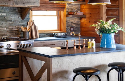 Andover Casa | Hermosa casa de registro con vistas a la montaña con bañera de hidromasaje