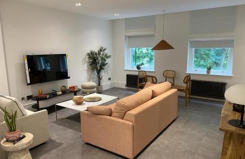 Queen's Park Apartamento | Gorgeous newly refurbished 2 bedroom apartment in London