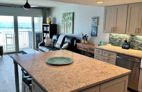 New Smyrna Beach Condominio | Gorgeous Oceanfront 2-bedroom condo with AC in New Smyrna Beach