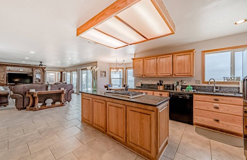 Brookings Casa | Preciosa finca frente al mar con vistas y bañera de hidromasaje - playa justo bajando las escaleras