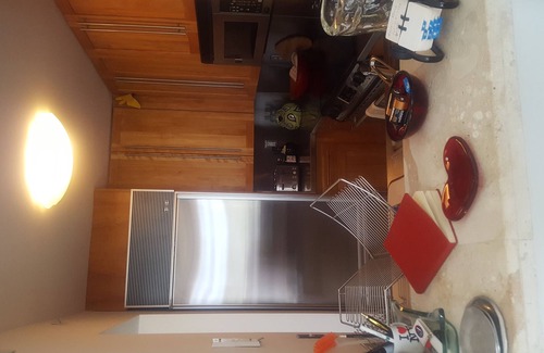 Coconut Grove Apartamento | Precioso apartamento de planta 8ª plana con vistas a la bahía, el parque, la piscina y el Club de Vela.