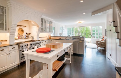 Siasconset Casa | Zoo Fest: Beach-Chic Estate completamente remodelado con piscina, spa y césped en Sconset.