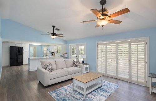 Iona Casa | Gorgeous Ranch Style Pool Home on One Acre Lot