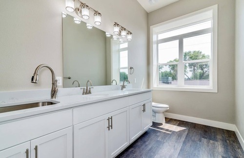 Sterling Apartamento | Gorgeous Remodeled Studios! # 15