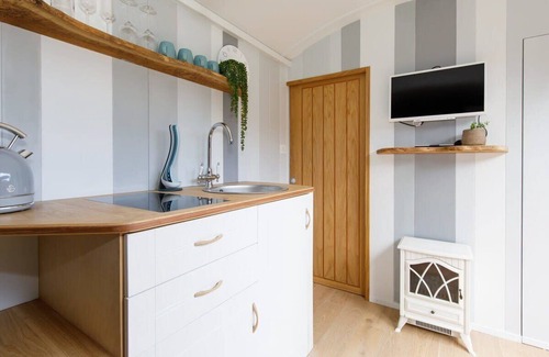 West Wittering Apartamento | Gorgeous Shepherds Hut - Walk to Beach & Pub