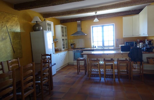 Gairaut Casa | Hermosa villa de piedra casa de campo con vista al mar, piscina climatizada