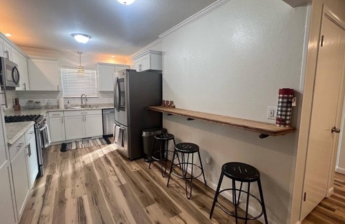 Owasso Casa | Gorgeous two story cottage