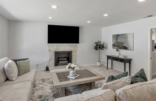 Castro Valley Casa | Gorgeous View of City Luxury Home
