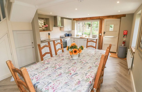 Scawton Cabaña | GORMIRE COTTAGE, luxury holiday cottage, with open fire in Thirsk