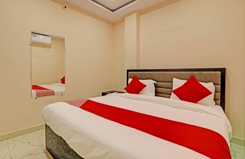 Charbagh Hotel | Goroomgo Madhav Inn Lucknow