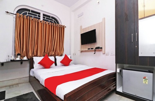 Kolkata Hotel | Goroomgo Manurama Kolkata