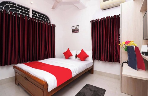 Kolkata Hotel | Goroomgo Manurama Kolkata