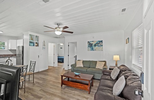 Crescent Beach Cabaña | Got Wags Ocean View Haven Upper Level 2 BR Close to Beach