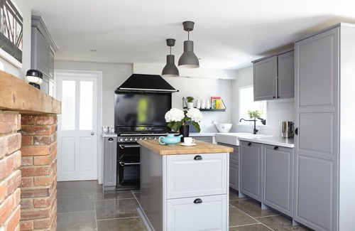 Ryde Chalet De Esquí | Gothic Cottage Hot Tub, Fire Pit, Pizza Oven, Gas Bbq and so much more.
