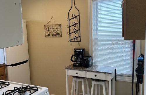 Geneva-on-the-Lake Casa | GOTL Hideaway Hut- Sunset Vacation Rentals