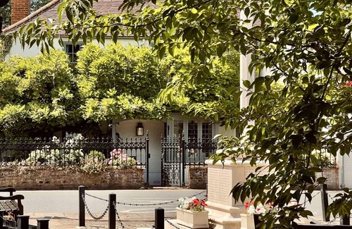 Bray on Thames Cabaña | Diseñador-Rural-Baño privado con bañera-Vista al campo
