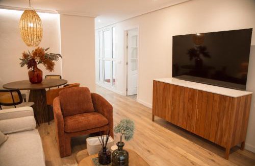 Centro histórico Apartamento | GRAN TEATRO FALLA SUITES by ApartmentsinCadiz