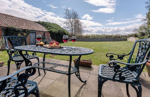 Saxmundham Cabaña | Granary Cottage, Valley Farm Barns Snape,