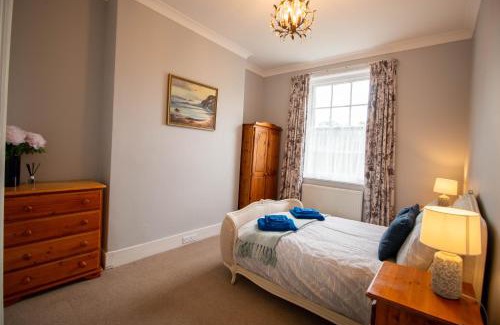 Herne Bay Apartamento | Grand 2 bed Georgian apartment at Florence House with king bed, in the heart of Herne Bay & 300m from beach