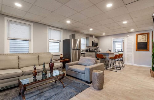 Constable Hook Casa | Grand 9BR (25 Beds) | NYC Access + Free Parking