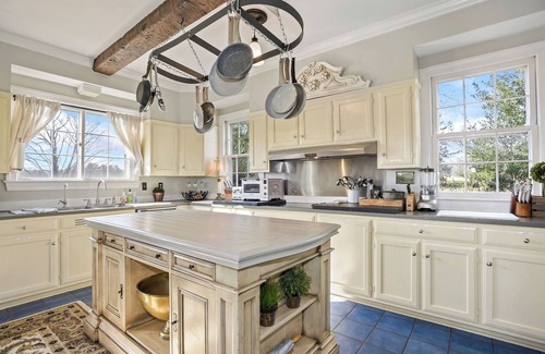 Middleburg Casa | Grand 9BR Provenance Manor Ideal for Gatherings