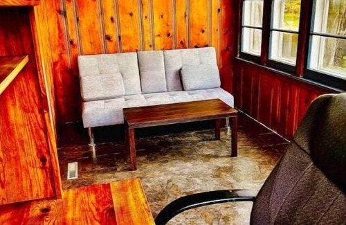 Gulliver Casa | Grand B&B & Hunter’s Lodge. Spacious & Pet-friendly.