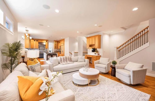 Northwest Bellevue Casa | Grand Bellevue DT Villa 5,010 sqft| near BV Square