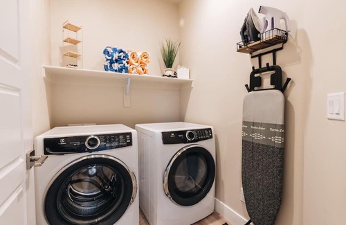 Hildale Villa | Grand Canyon-4bed,3bath,hot tub