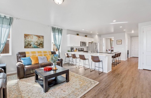 Bellemont Casa | Grand Canyon Getaway | Near Snowbowl, Flagstaff & Sedona | Family-Friendly | Sleeps 14
