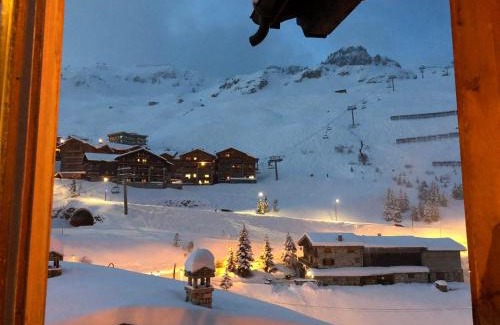 Le Lavachet Apartamento | Grand Chalet - Appartement 5pax au pied des pistes - parking - skiroom - cheminée décorative- balcons