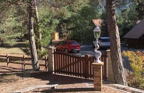 Barcelonnette Chalet De Esquí | Grand Chalet entre Barcelonnette et Praloup, 3 Chambres, Terrasse Ombragée, Accès Navette et Golf - FR-1-165A-121