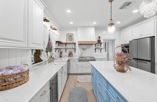 Biggar Casa | Grand Elegant Old-Florida Estate, Pool, Sleeps 18