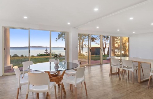 North Arm Cove Casa | Grand Esplanade