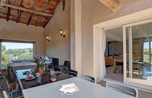 Chevrieres Casa | Grand gîte 12 pers avec spa et jardin privatif dans la Loire - FR-1-496-354