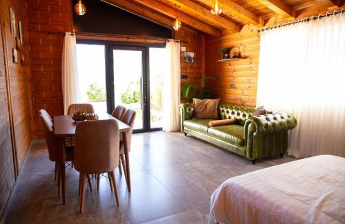 Buq'ata Chalet De Esquí | Grand Golan Cabins