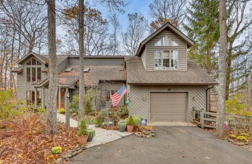 Nellysford Casa | Grand Home with Hot Tub, 3 Mi to Wintergreen Resort!