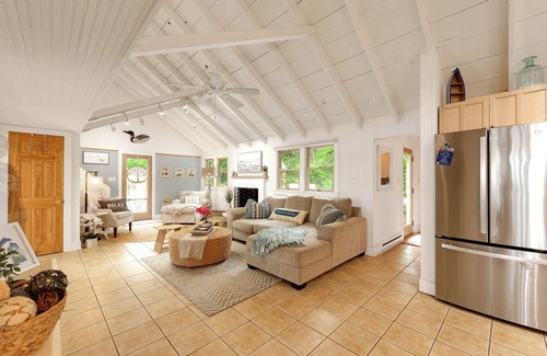 Presque Isle Casa | Grand Lake Cottage- A Peaceful Fall Escape to Alpena's Shores