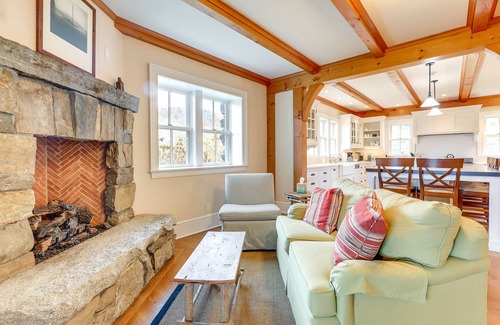 New Preston Casa | "Las Rocas" Astounding 8BR House el 25 Acres w / 500 pies del lago Waramaug Waterfront - Perfecto para reuniones familiares, Independiente 7 Bedroom Home & Cottages disponible en el hotel!