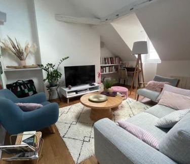Downtown Angers Apartamento | Grand loft 110m Cœur historique Angers et parking privé Rare