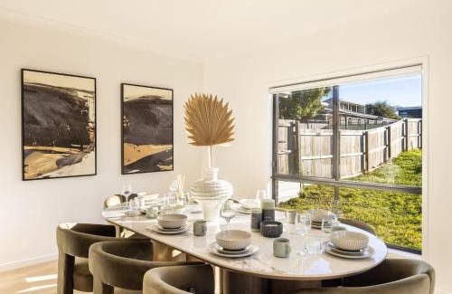 Sunnybank Casa | Grand Luxe Oasis Prime Location Balcony and Patio