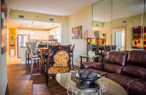 Panama City Beach Hotel | ¡2BR / 2BA, GRAN PANAMÁ, FAMILIA EN EL SITIO PROPIETARIA Y OPERADA! PEQUEÑO MASCOTA AMIGABLE!