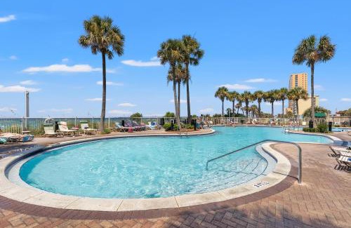 Panama City Beach Apartamento | Grand Panama Beach Resort - Pet Friendly Condos by Panhandle Getaways