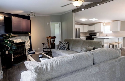 Sheridan Casa | Grand Park 2 miles away from Country Setting 4 Bedroom home on Monon Trail .