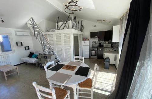 Saint-Marcel-les-Valence Apartamento | Grand studio à louer avec terrasse