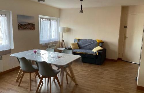 Tregastel Apartamento | Grand T2 Côte de granit rose plages et commerces à proximité